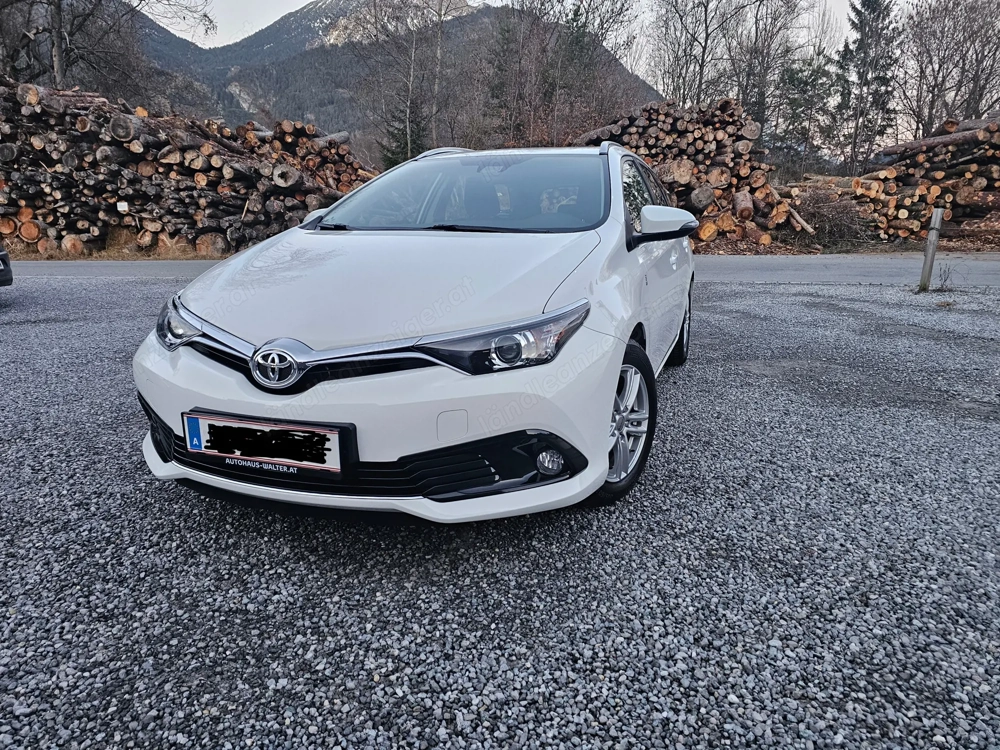 Toyota Auris Facelift 2016 | 83.100 km | 1.6 Diesel 111 PS | 8-fach bereift | EURO 6 | Garantie