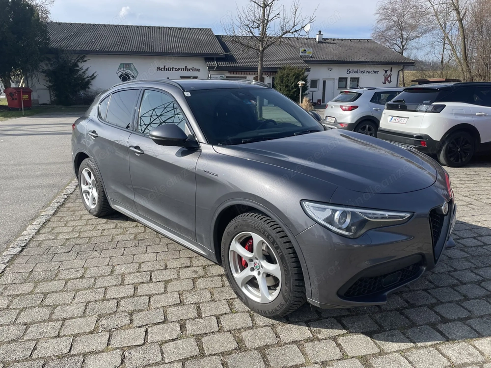 Alfa Romeo Stelvio Q4 VELOCE
