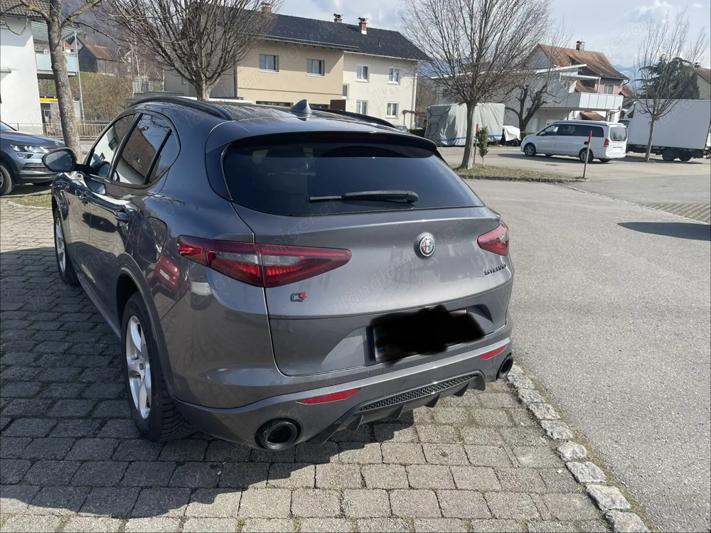Alfa Romeo Stelvio Q4 VELOCE # Audi Q5, BMW X Volvo XC Evoque Karoq  Quattro 
