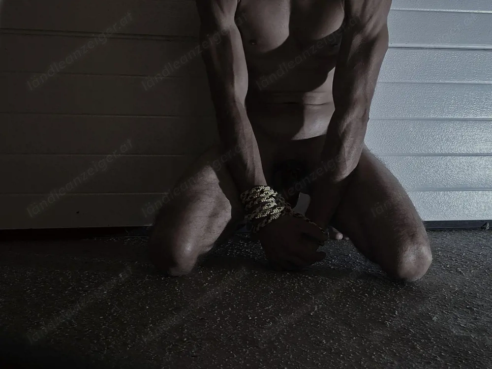 Devot-sporlicher Mann sucht Dominate Frau