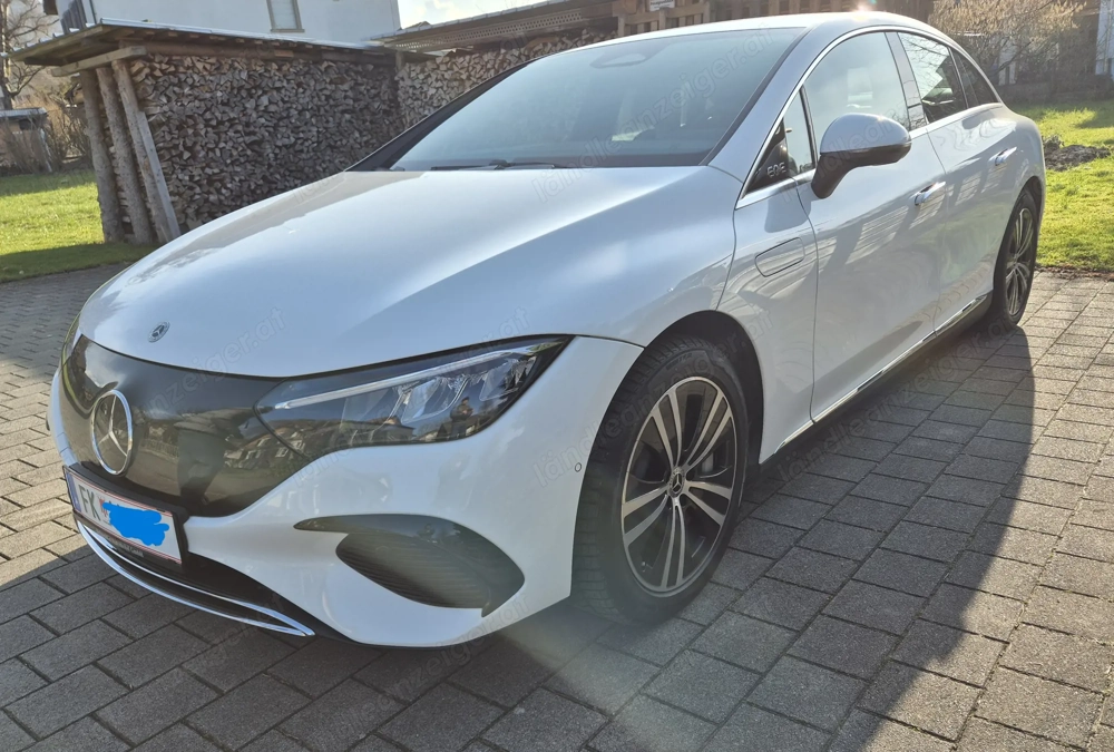 Mercedes Benz EQE 300 AHK EZ 06 2025