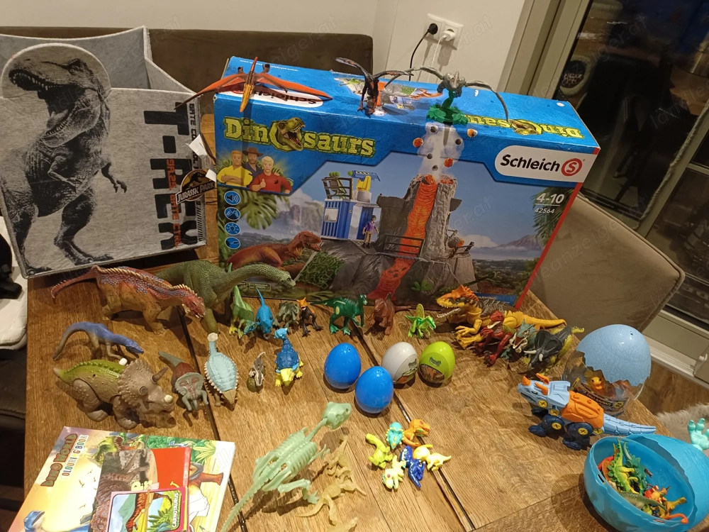 Schleich Vulkan Dinosaurier Set