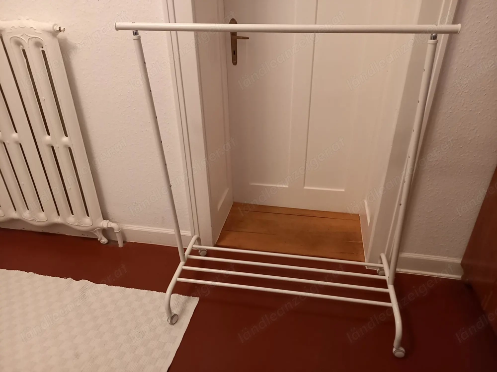Ikea Kleiderständer zu verschenken
