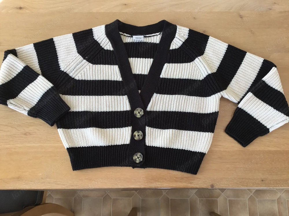 STOPP!  Coole Kurzjacke Gr. 134 140, super Zustand v.  Pageone Young 