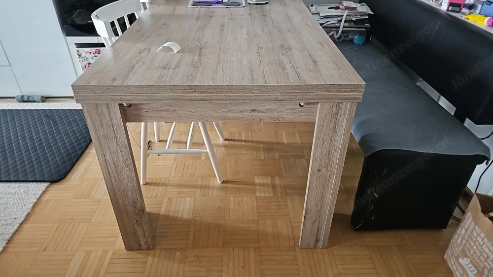 Ausziehtisch um 50  zu verkaufen 1.80 0.90 0.80 hoch ,2 einlege Platte je 50 cm