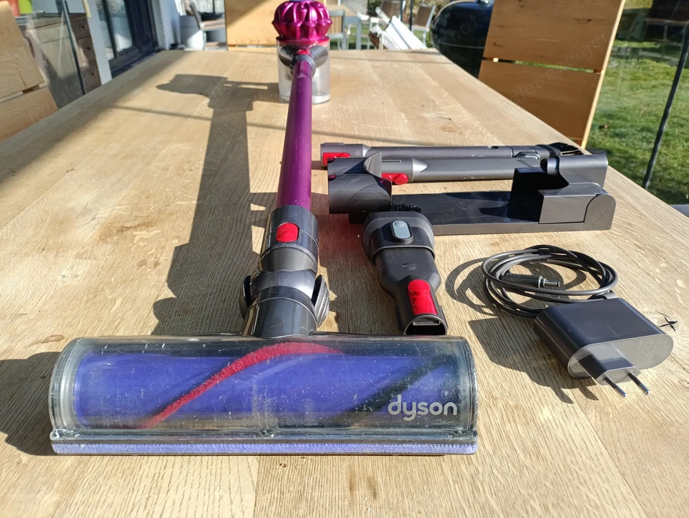 Dyson V8 motorhead+ Akku-Staubsauger