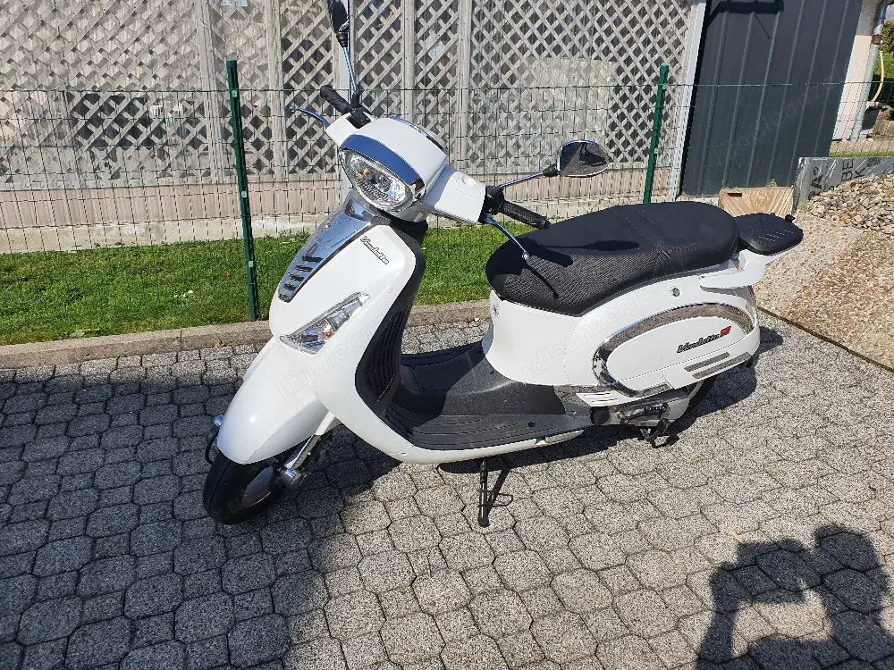 Moped Vendetta 50 weiss Automatik