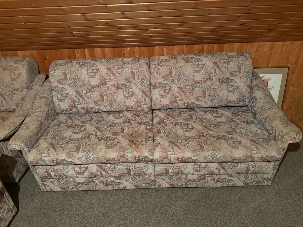 Zu Verschenken!!Ausziehbare Couch mit zwei Stühlen