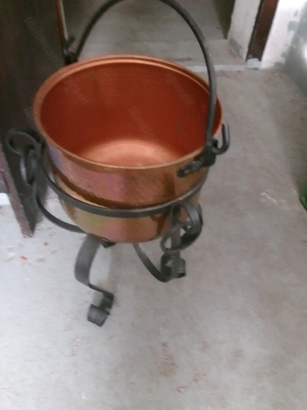 Kupferkessel mit Gestell 