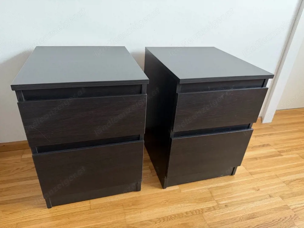Zwei Nachttische Schwarzbraun
