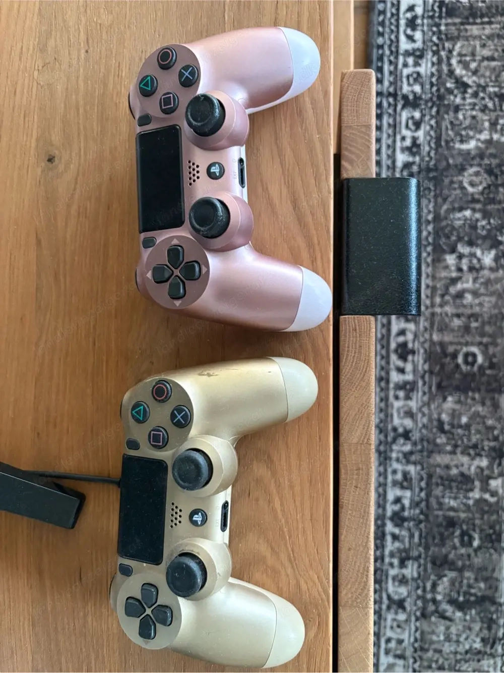 Ps4 Pro mit 2 Controller ,Ladestation und 9 Spiele 