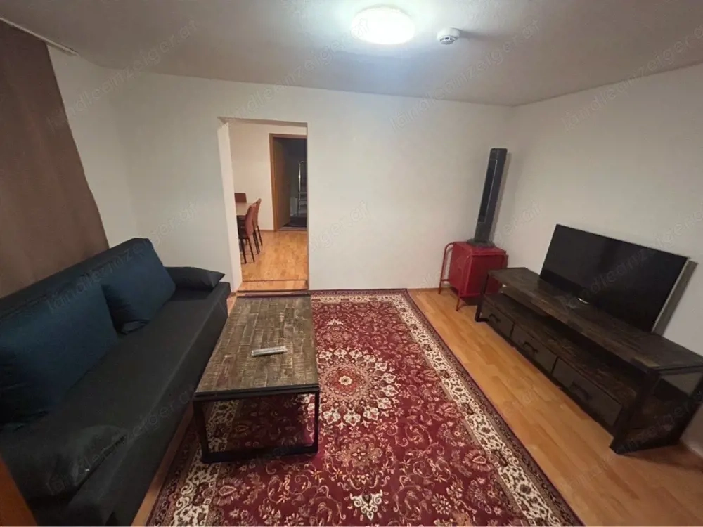 Vollmöbiliert - Sanierte 2.5 Zimmer Altbauwohnung zu vermieten 