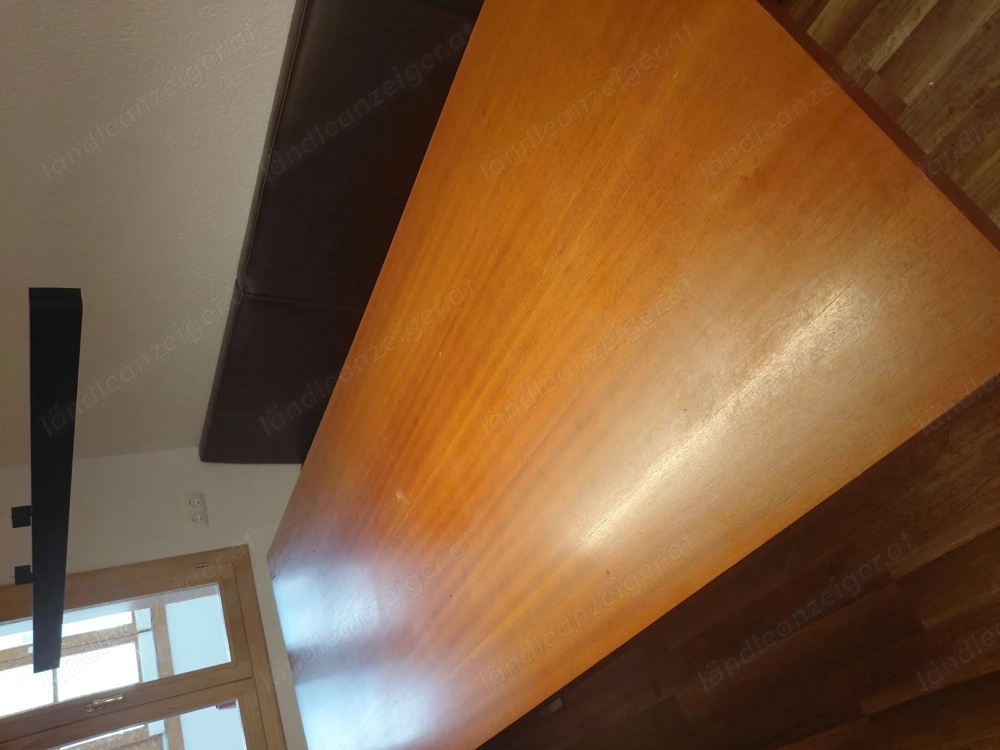 Esstisch mit Bank und 6 Stühlen