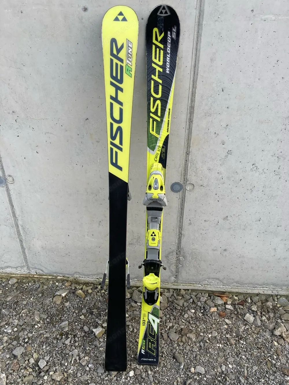 Kinderski zu verschenken