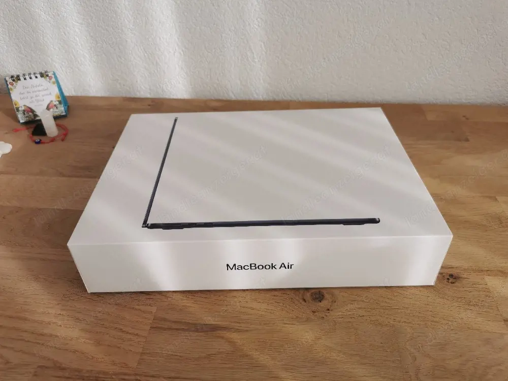 Apple MacBook Air (13.6", Apple M2 Chip, 256 GB SSD, 8-Core CPU und 8-Core GPU, 8GB RAM)