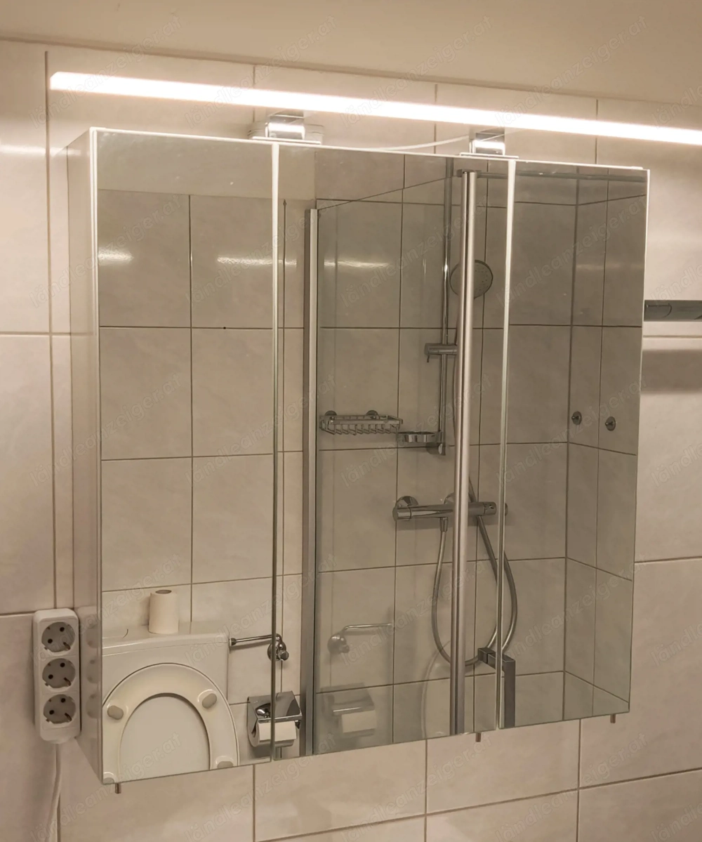 Spiegelschrank 70 B x 70 H x 16 T mit LED-Licht