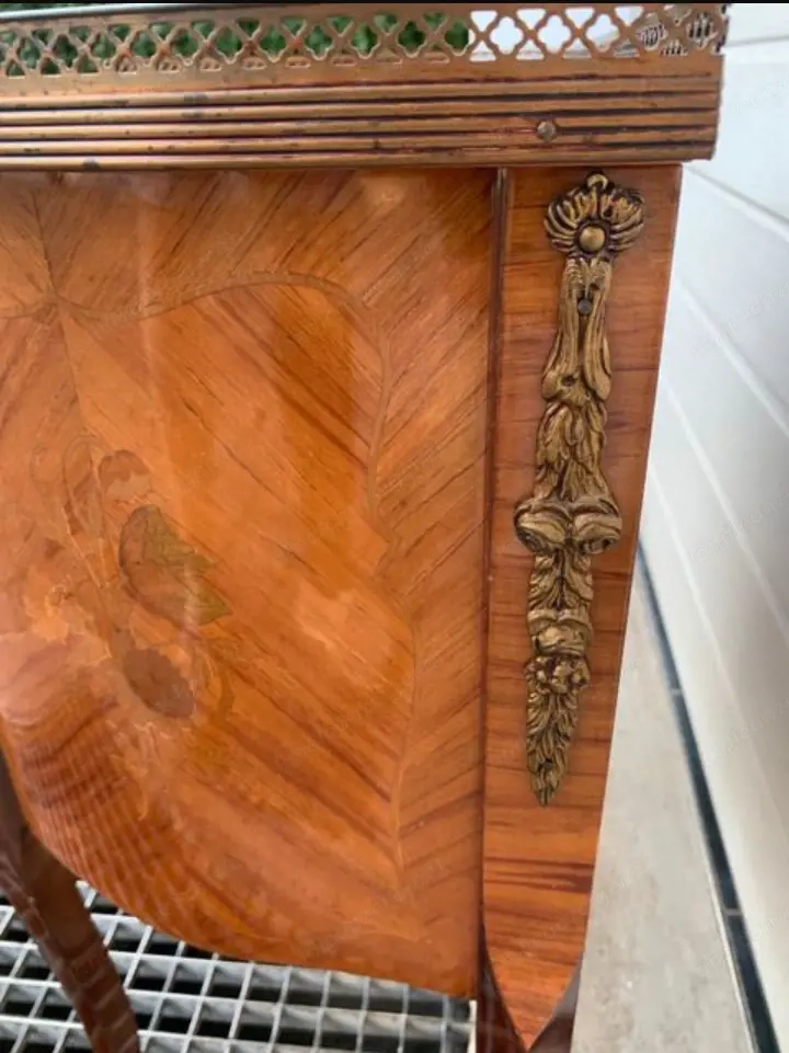Antike Kommode, Kleiderschrank, Beistelltisch, Rokoko-Barock-Stil, Intarsien, um 1900