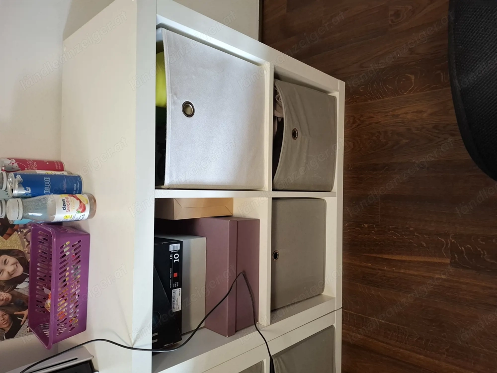 Regal mit 4 Fächern  für Körbe