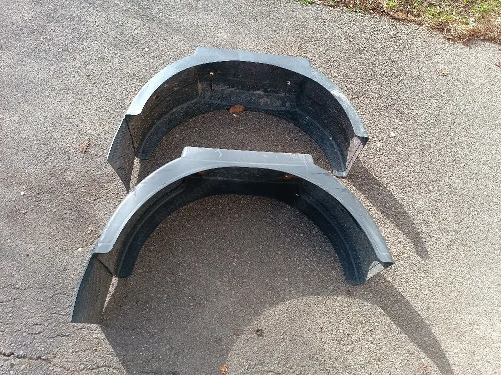 Kunststoffradkasten für Merzedes Pritsche