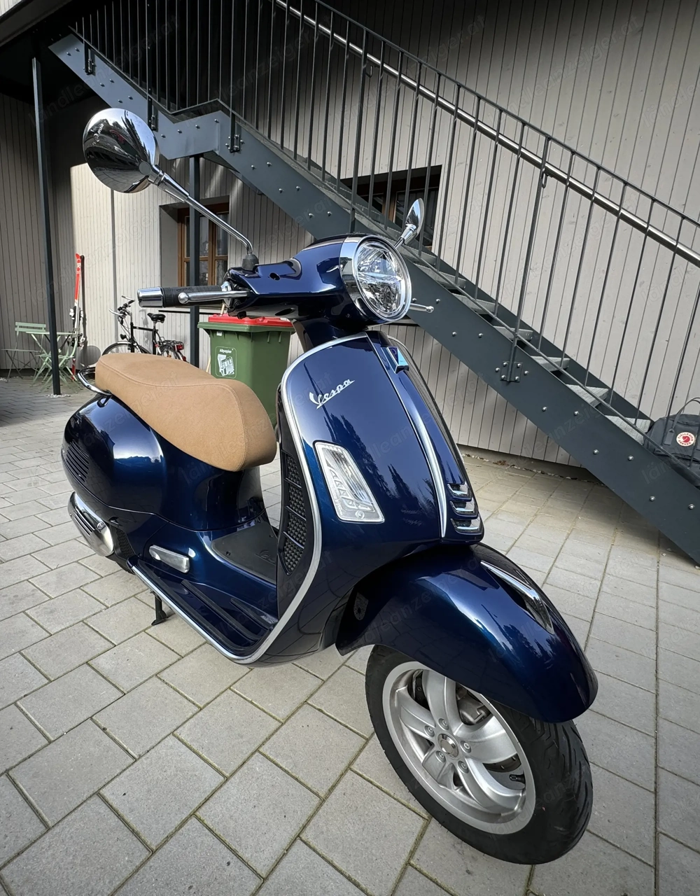 Piaggio Vespa GTS 125