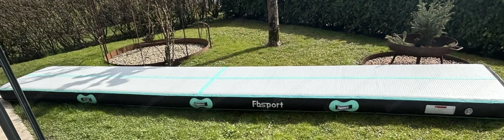 Airtrack zu verkaufen 6m x 1m x 20cm; mint- schwarz ; Zustand wie neu; inkl. allem Zubehör