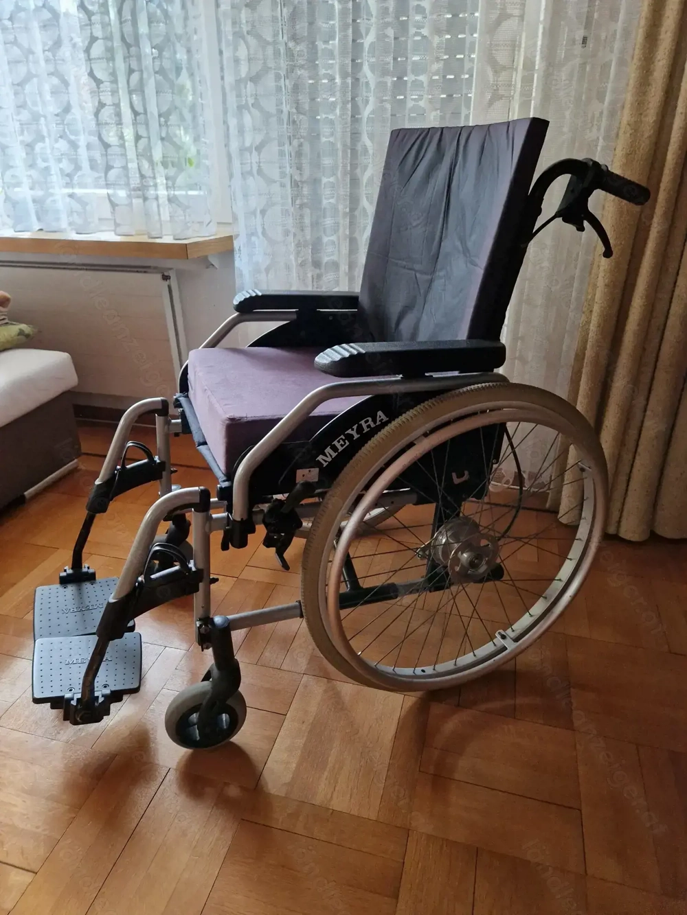 Rollstuhl Marke Meyra