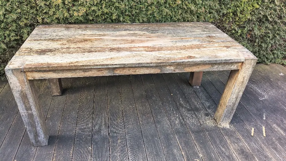 Holztisch zu verschenken 