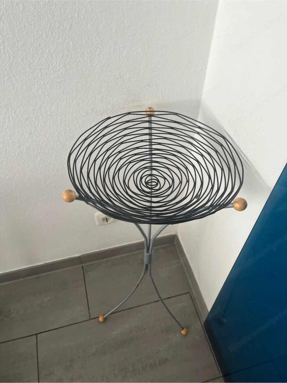 Dekorativer Metall-Beistelltisch für Obst, Pflanzen,.,