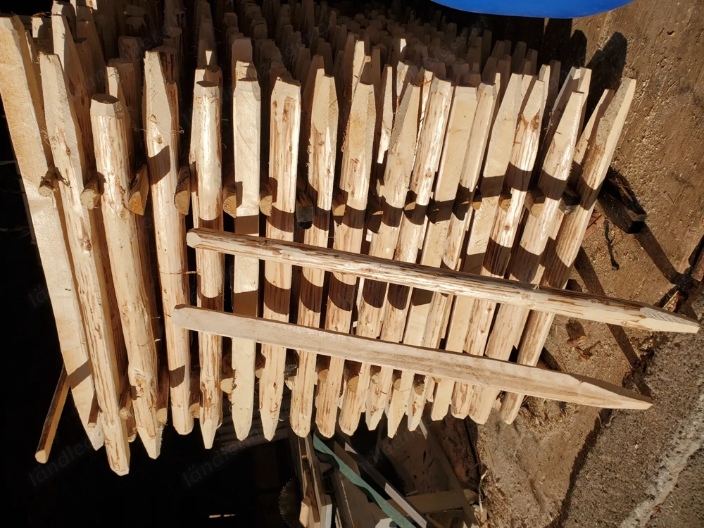 handgefertige Holzpfosten