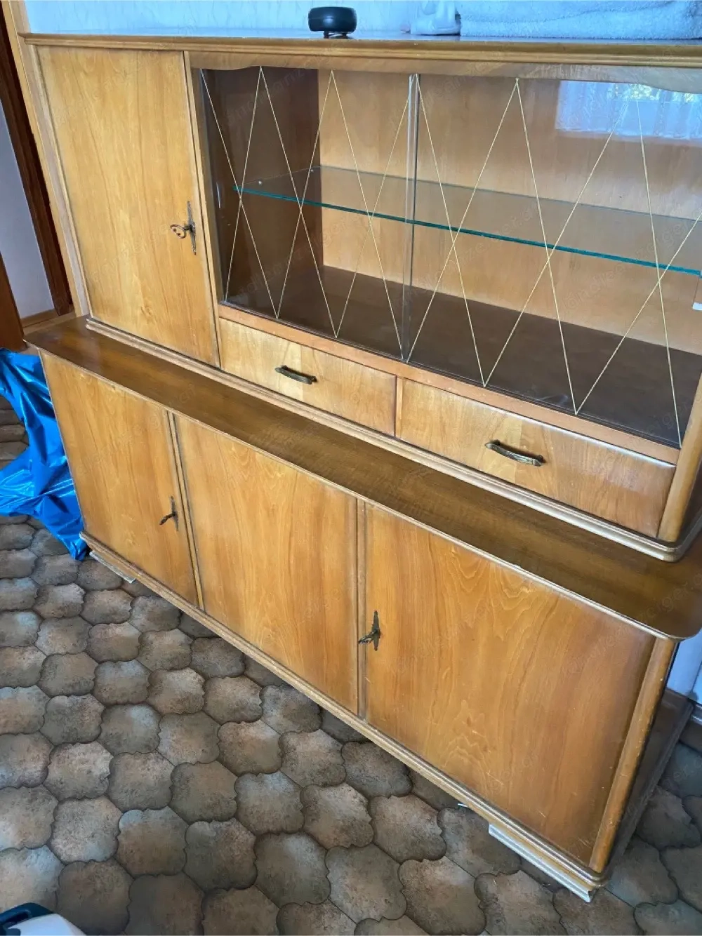 Antiker  Wohnzimmerschrank aus den 50er