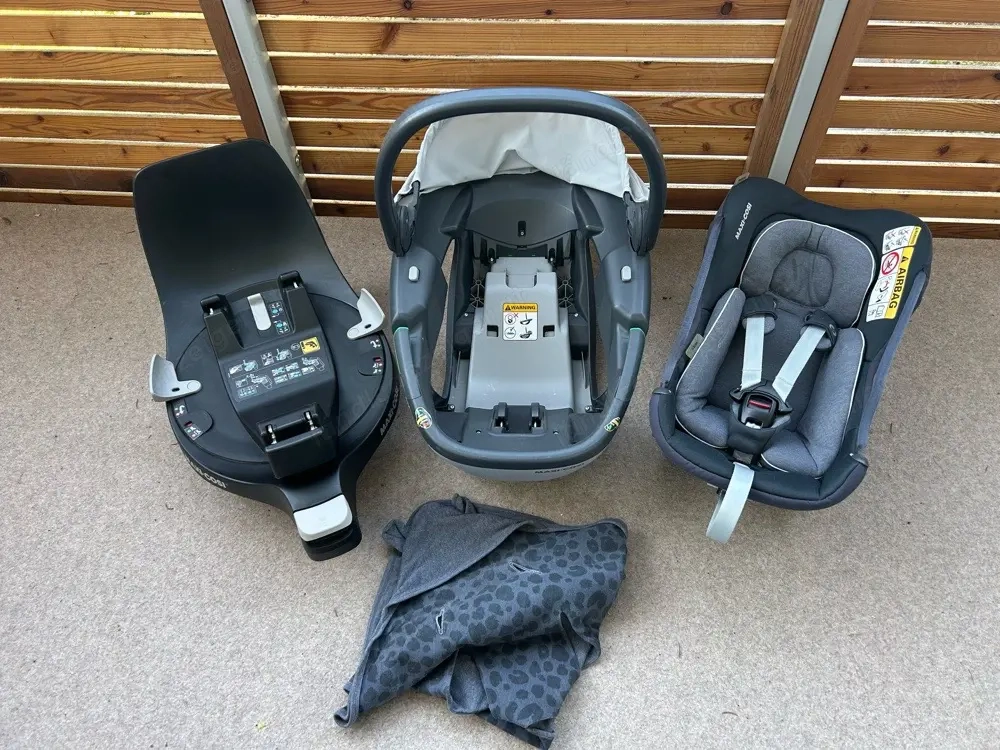 Maxi Cosi Coral Babyschale + Familyfix 360 Base