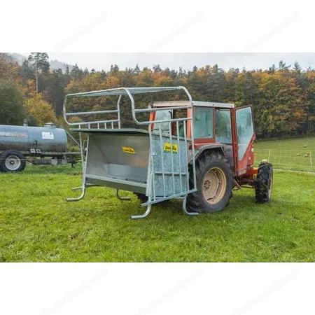 Patura Kraftfutterautomat, mit Kälberschlupf