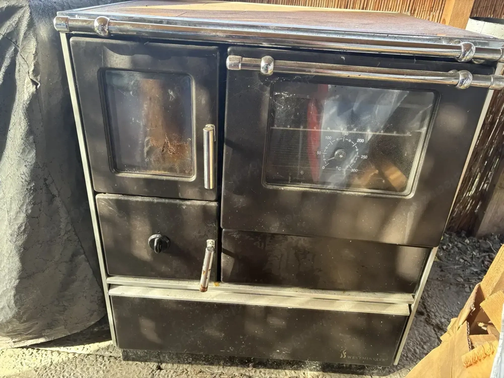 Holzherd Ofen  zu verkaufen 2 Jahre Alt 