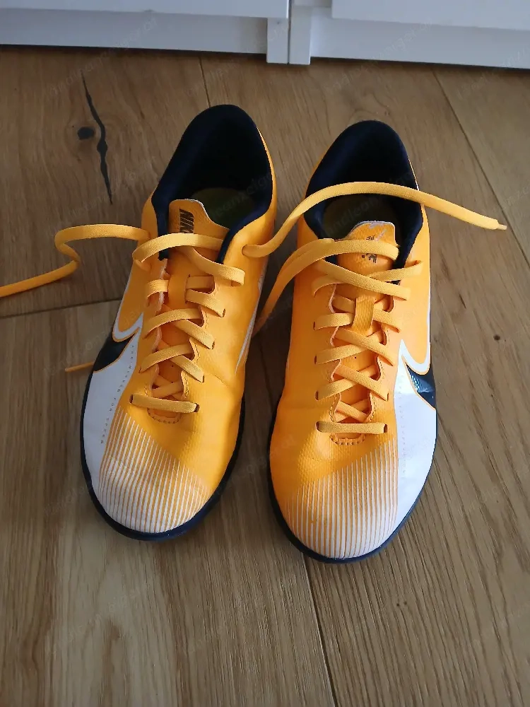 hallenschuhe gr 37,5 nike