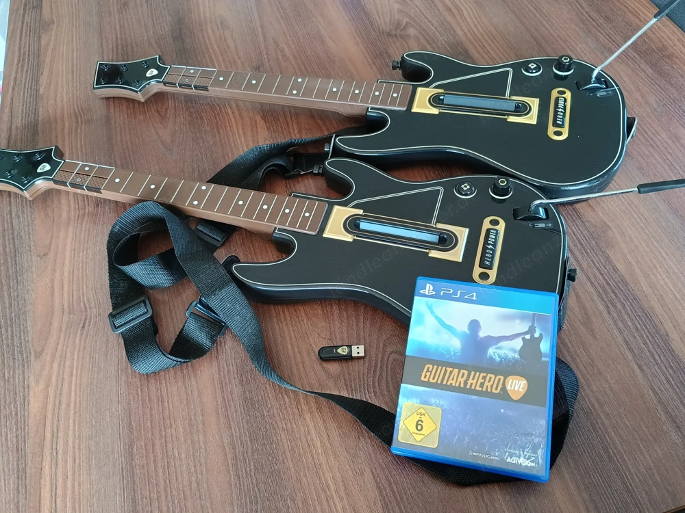 PlayStation 4 GuitarHero mit Zubehör 