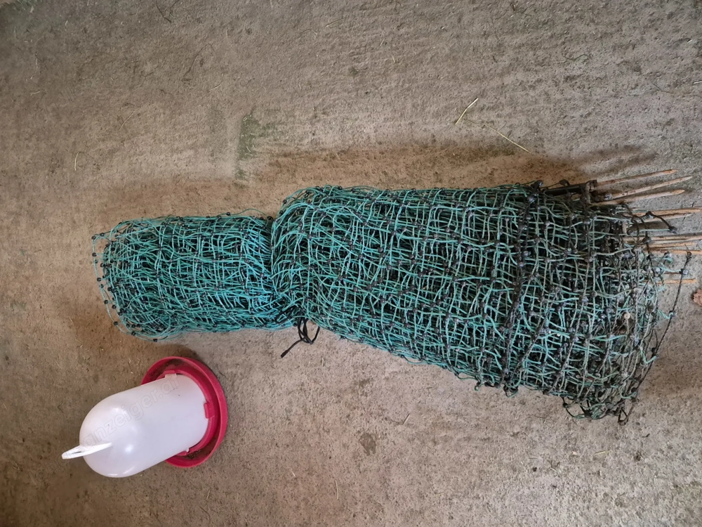 Hühnerzaun wasser und futterspender 