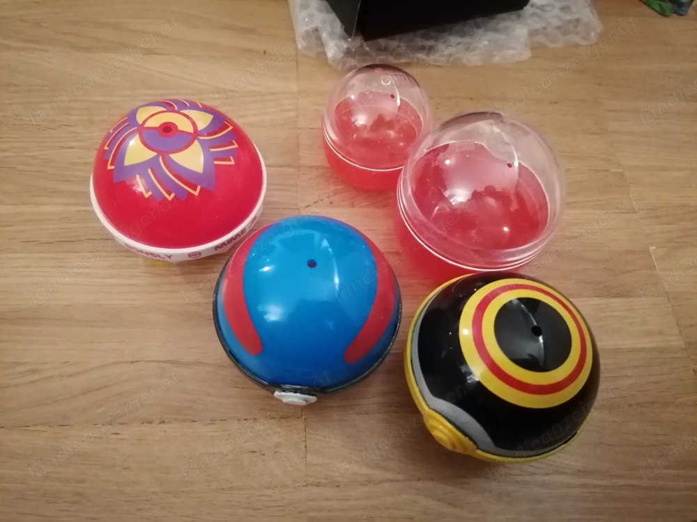 Pokébälle und Karte zu verkaufen (auch einzeln)