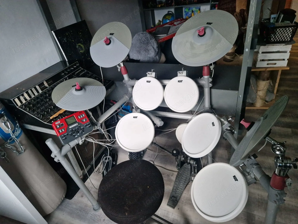 E-Schlagzeug der Marke  KAT KT3 