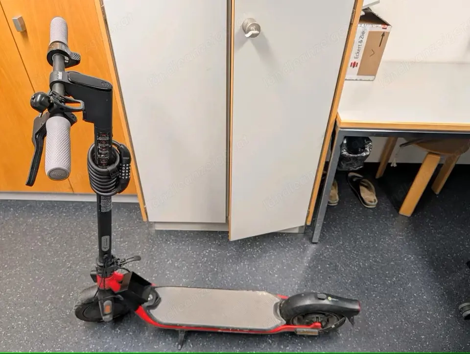 Ninebot D18d E-Roller schwarz rot - leichtester mit 10 Zoll