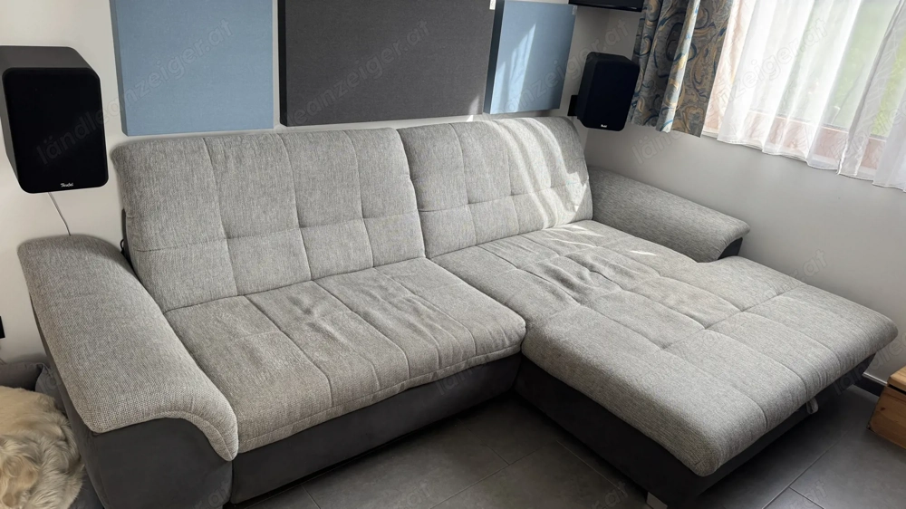 Couch mit Stauraum und Bettfunktion