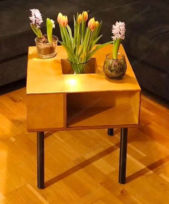  kleiner Couchtisch "Eigenbau"