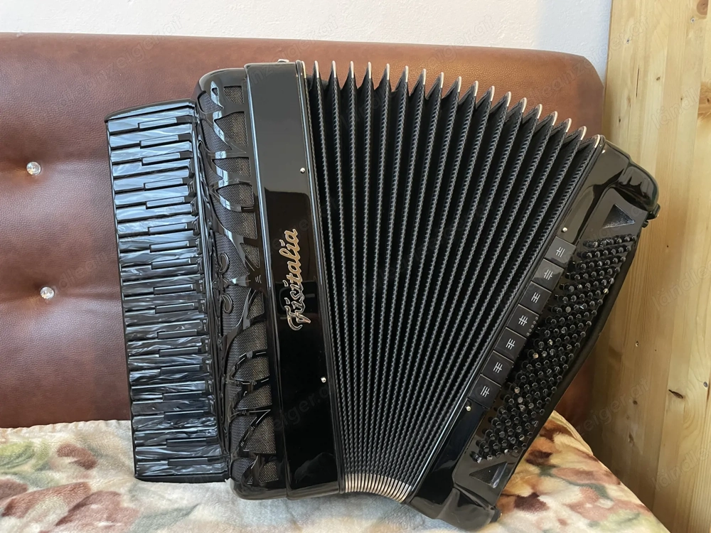 Kaufe Italienisches Akkordeon