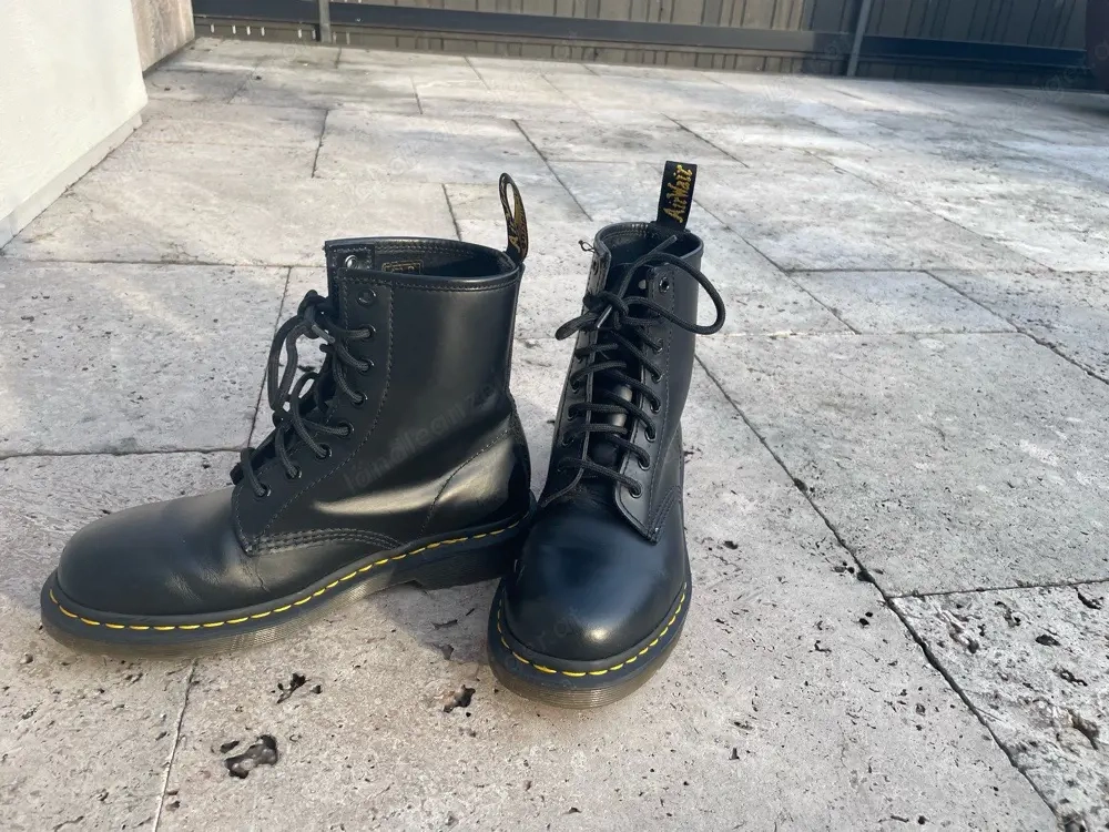 Dr Martens 38
