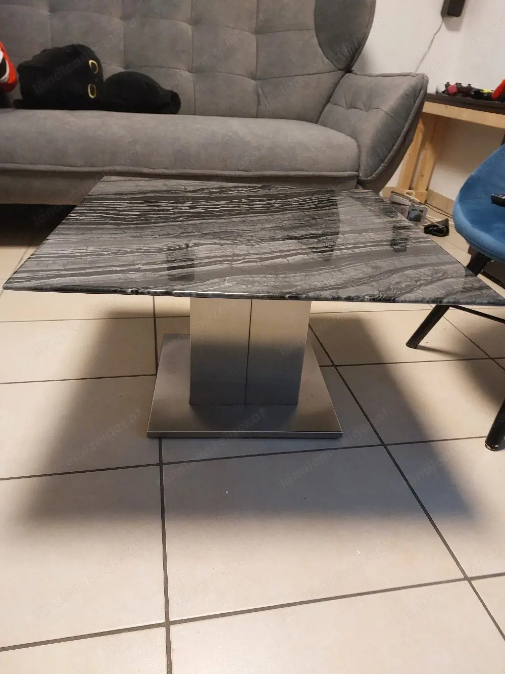 Wohnzimmer Couch Tisch Stein Metall