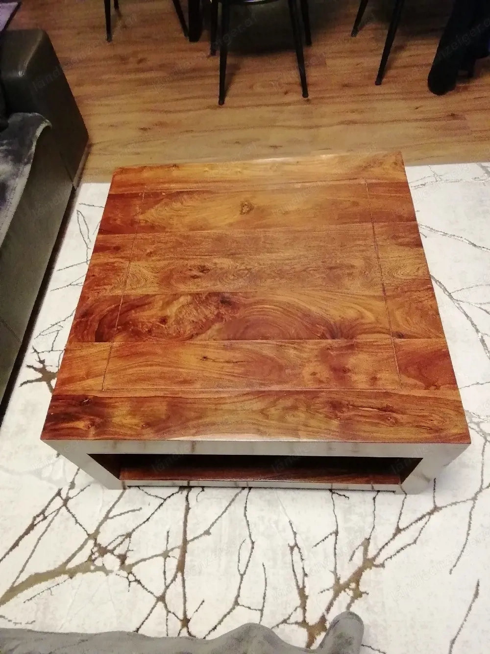 Couch Tisch zu verschenken ca. 80cm x 80cm Höhe 40cm