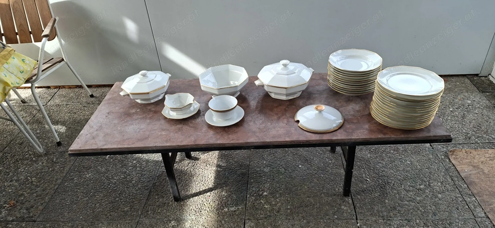 Geschirrset mit Goldrand aus Frankreich "Lorioux"