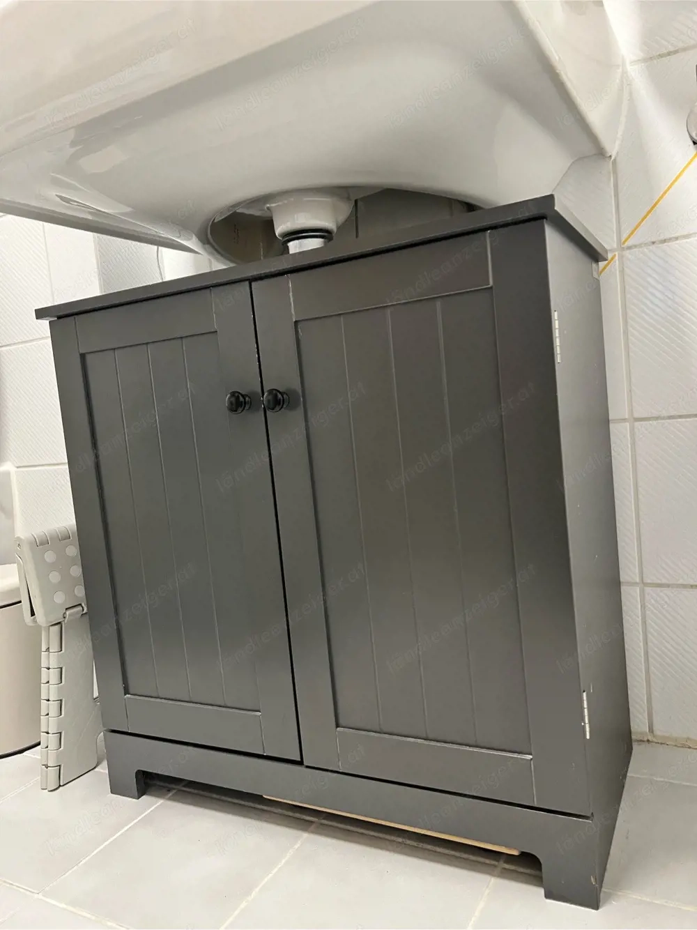 Waschbeckenunterschrank