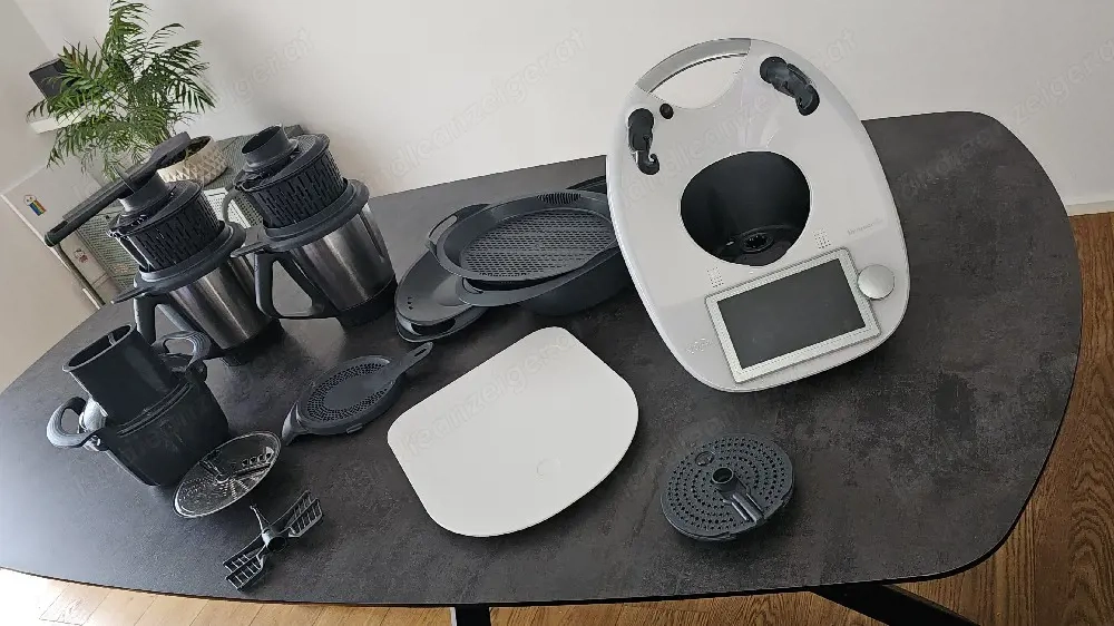 TOP!!! Thermomix TM6, inkl. 2 Mixtopf, Brett u. Gemüsestyler
