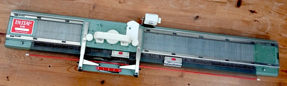 Schweizer StrickmaschinePASSAP M201