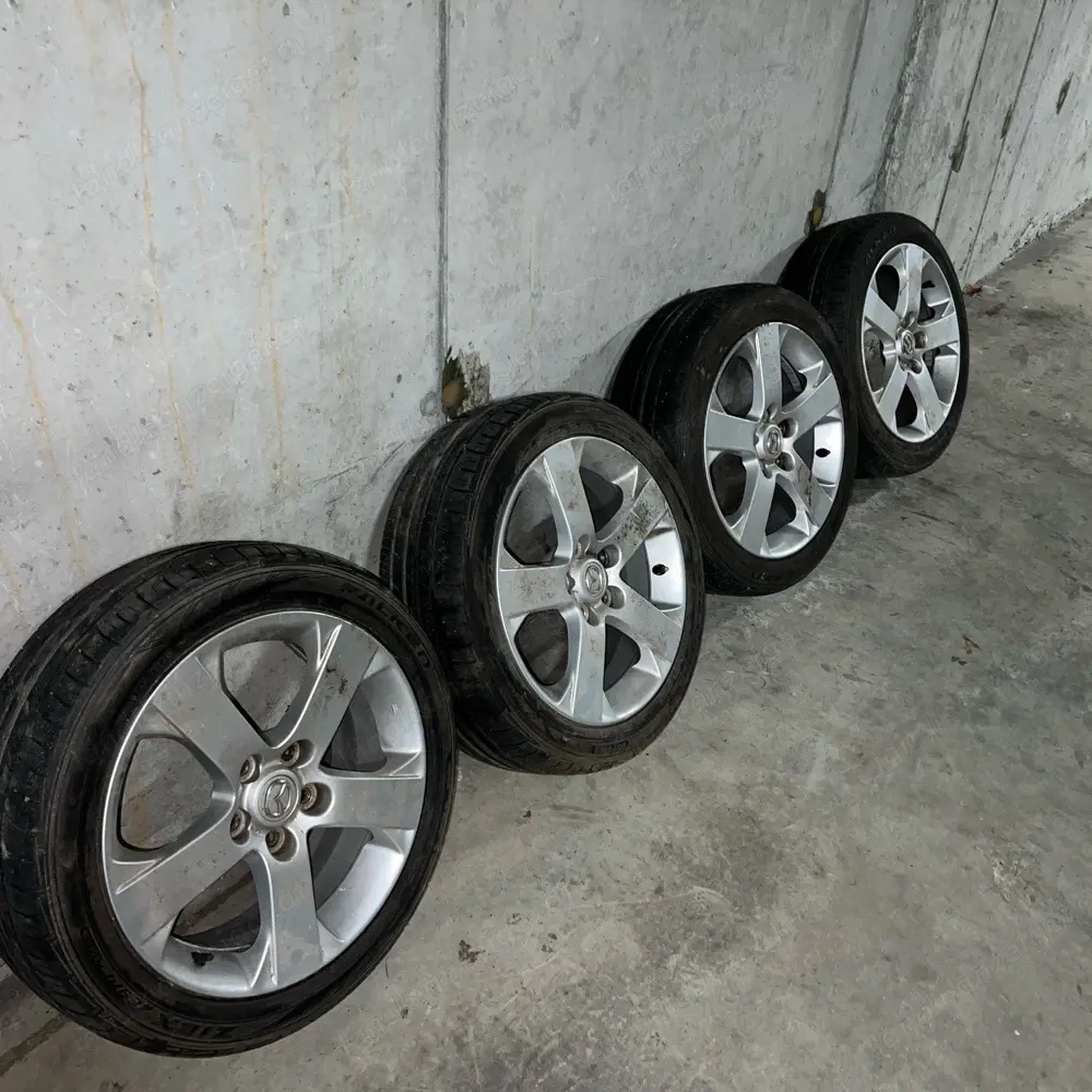 4x Sommerreifen 205 50 17 ET 52.5 LK 114.3 für Mazda